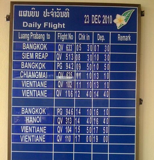 A Laos repülőtér információs kijelzője